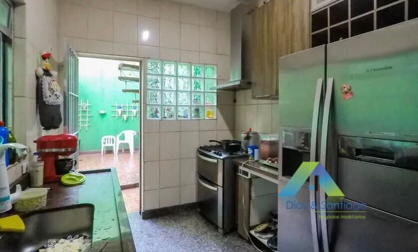 Sobrado à venda com 3 quartos, 250m² - Foto 3