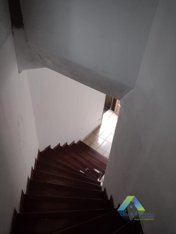 Sobrado à venda com 2 quartos, 200m² - Foto 13