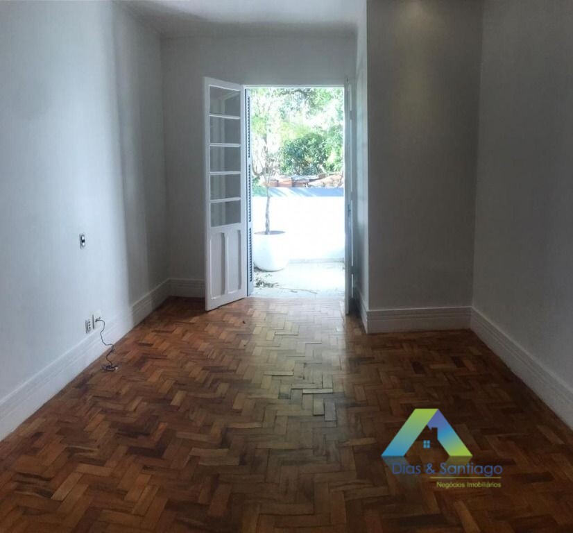 Sobrado à venda com 6 quartos, 300m² - Foto 25