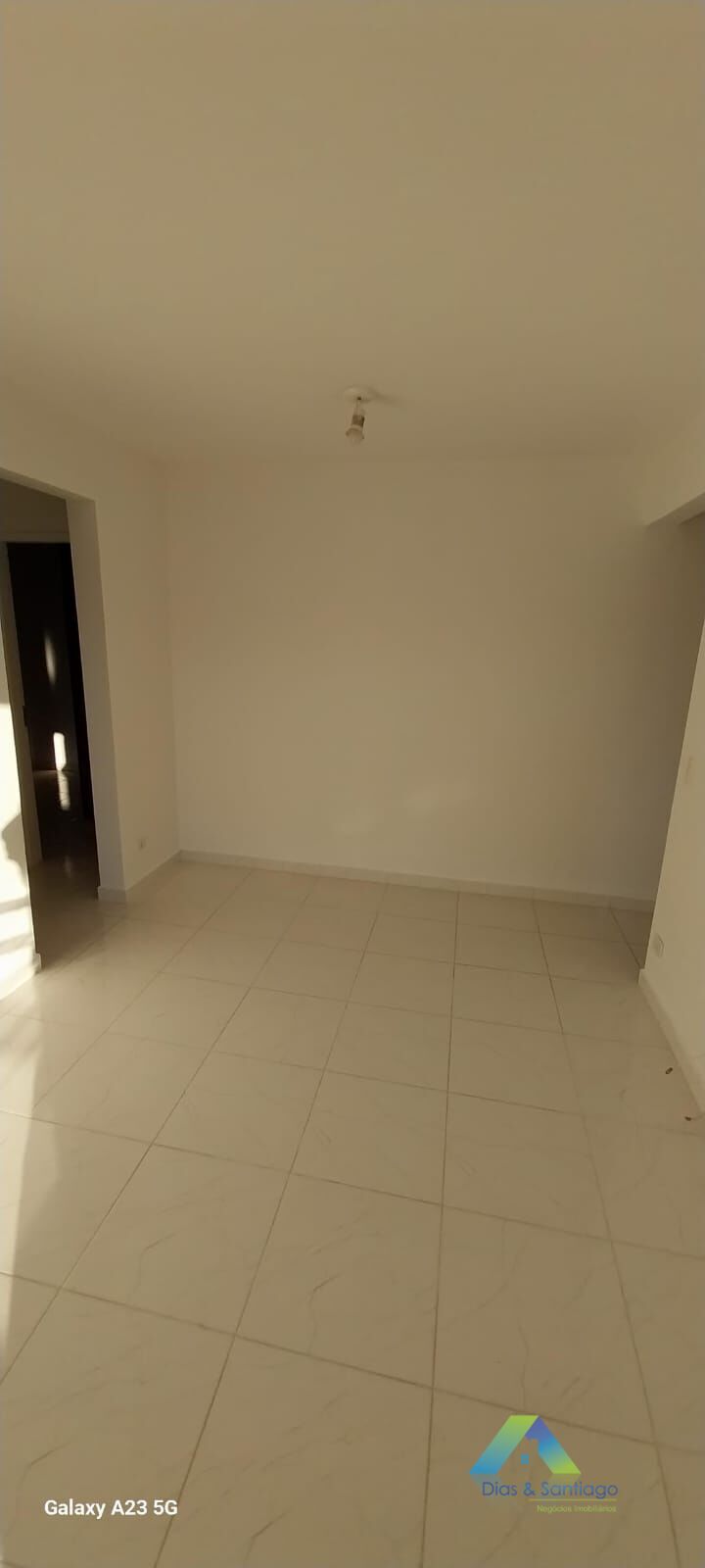 Apartamento à venda com 2 quartos, 50m² - Foto 2