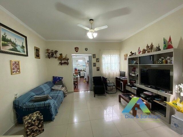 Casa à venda com 5 quartos, 180m² - Foto 2