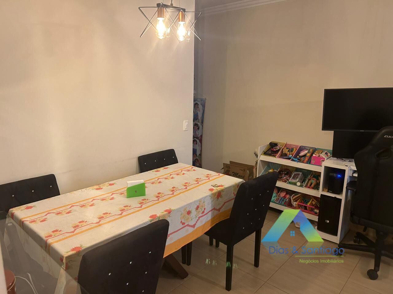 Apartamento à venda com 2 quartos, 70m² - Foto 3