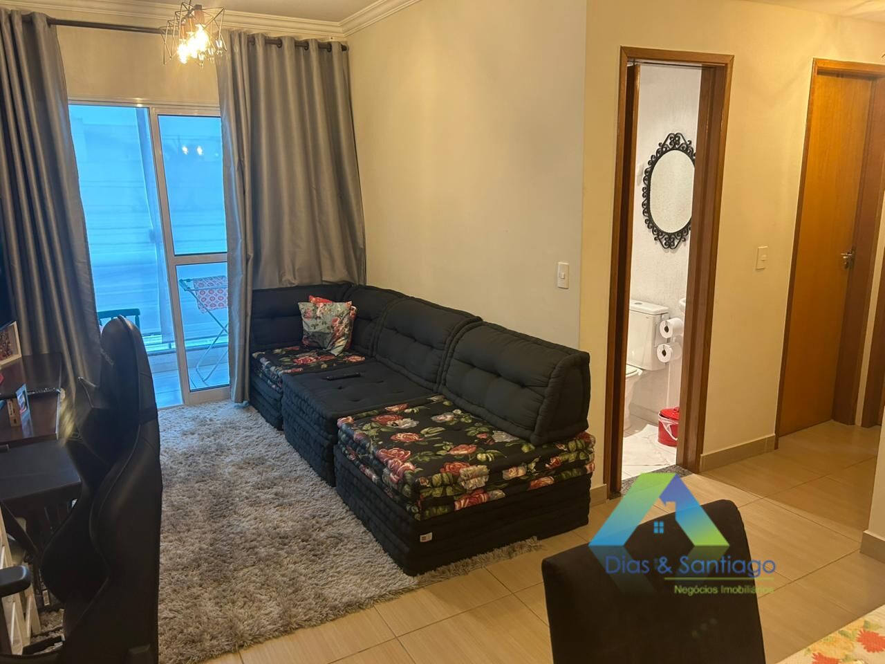 Apartamento à venda com 2 quartos, 70m² - Foto 1