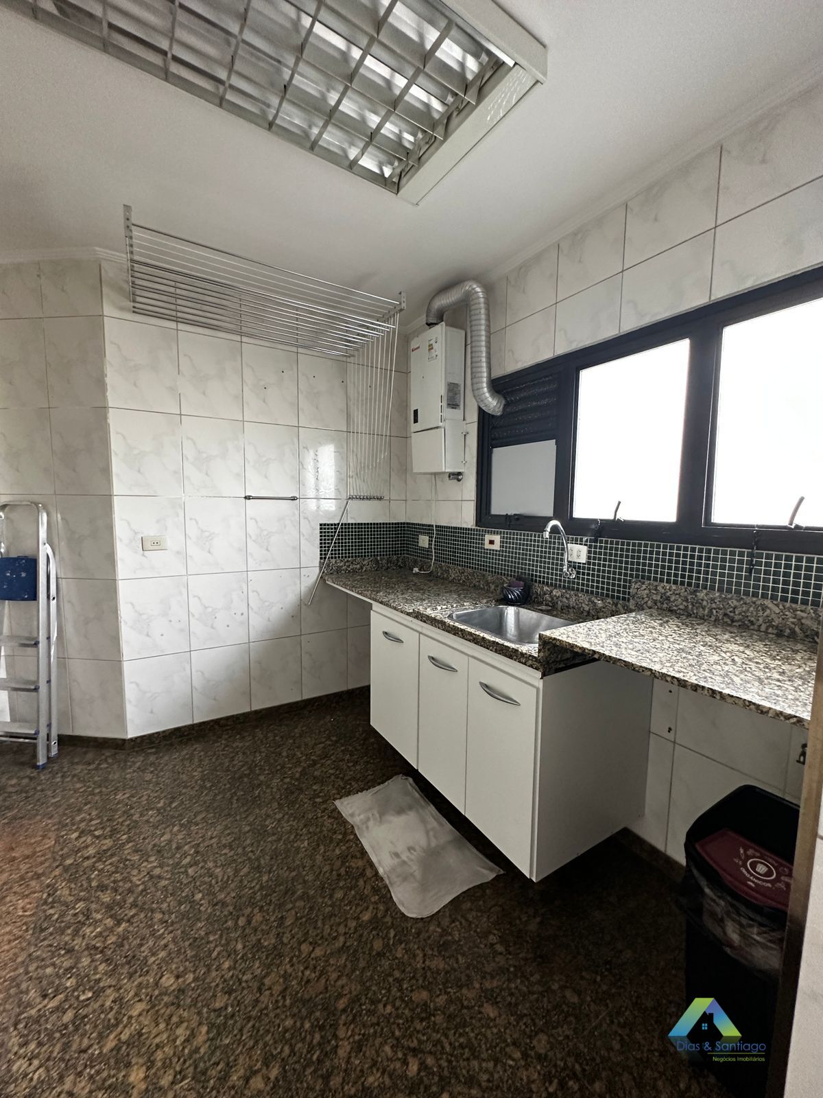 Apartamento à venda com 4 quartos, 188m² - Foto 4