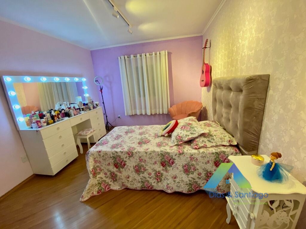 Casa à venda com 5 quartos, 200m² - Foto 8