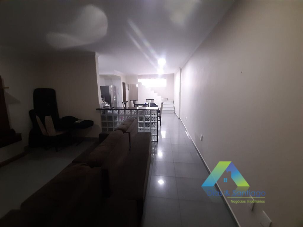 Sobrado à venda com 2 quartos, 300m² - Foto 4