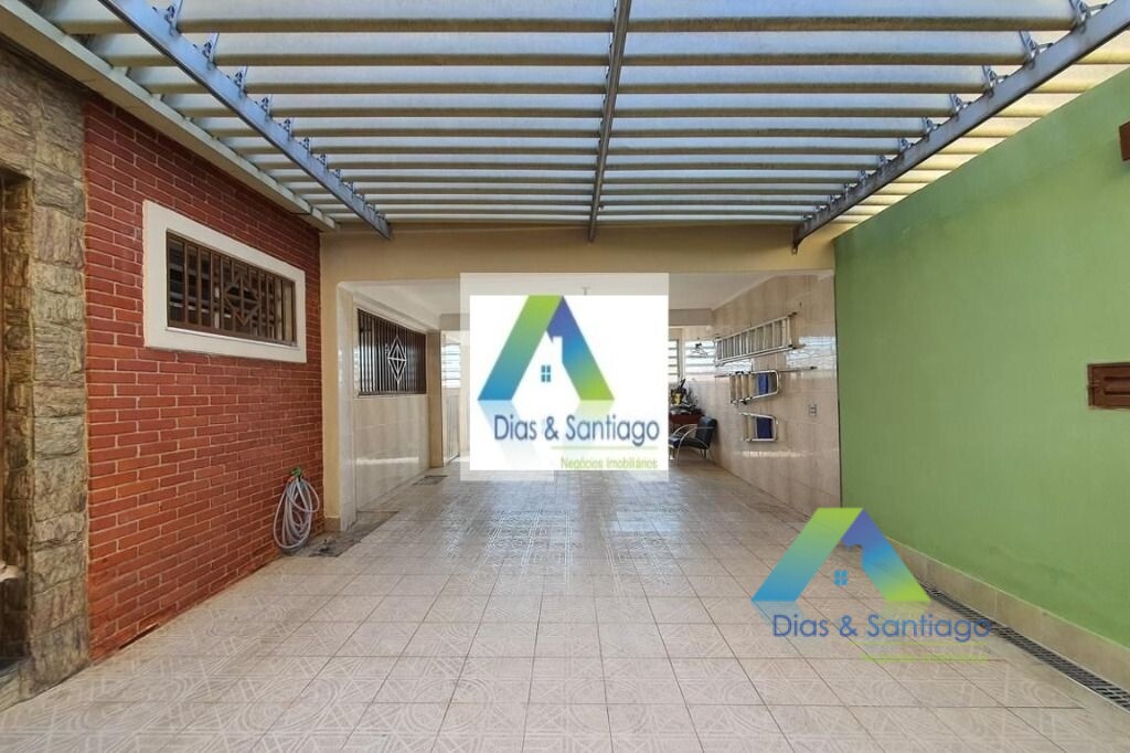 Sobrado à venda com 3 quartos, 180m² - Foto 1