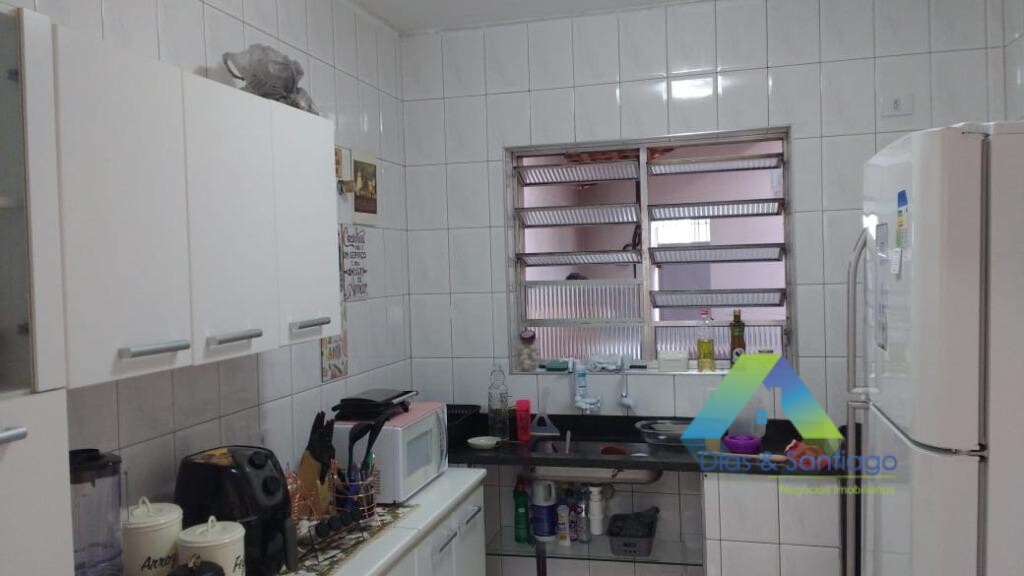 Sobrado à venda com 3 quartos, 212m² - Foto 4