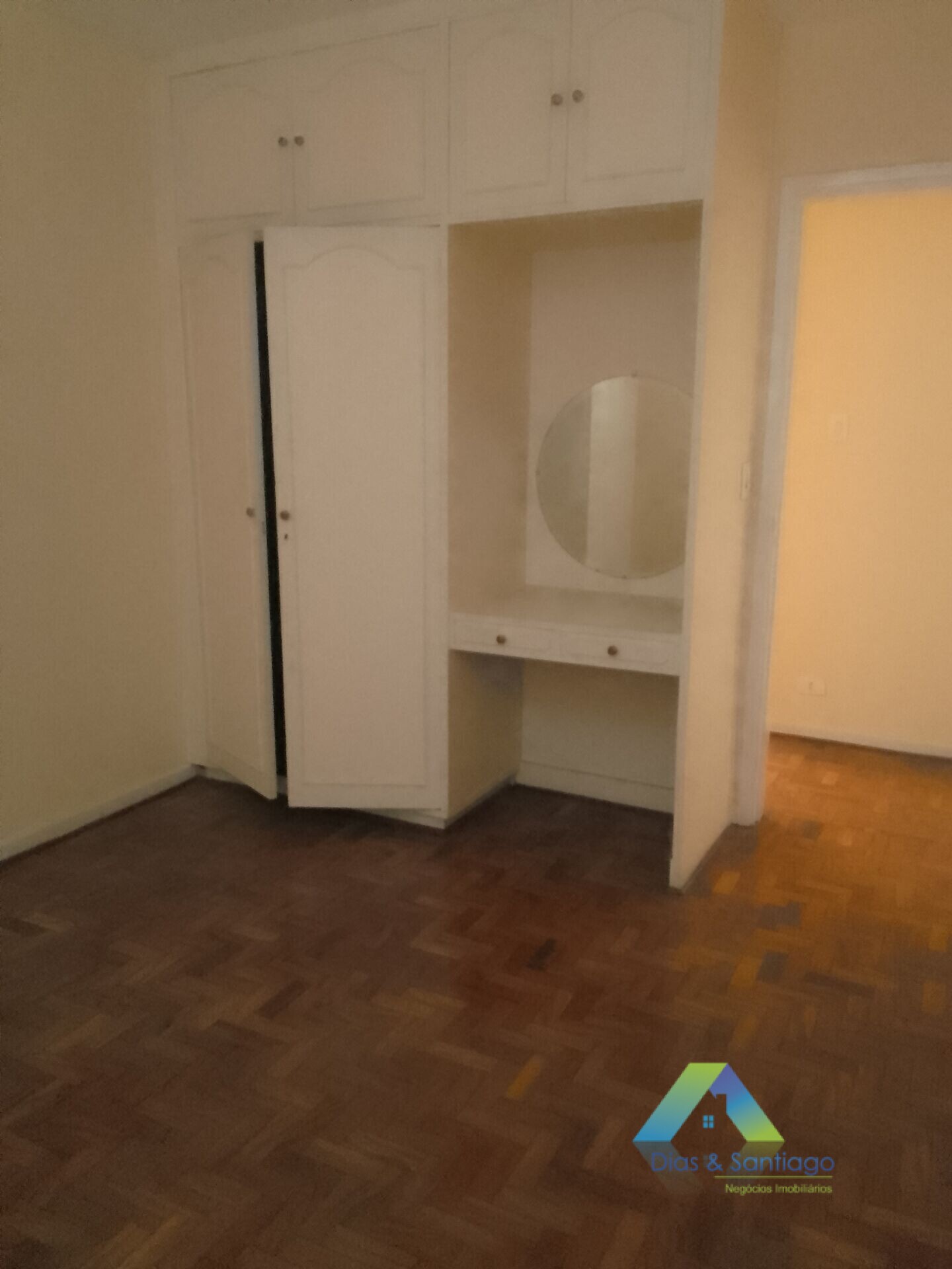 Apartamento à venda com 4 quartos, 137m² - Foto 9