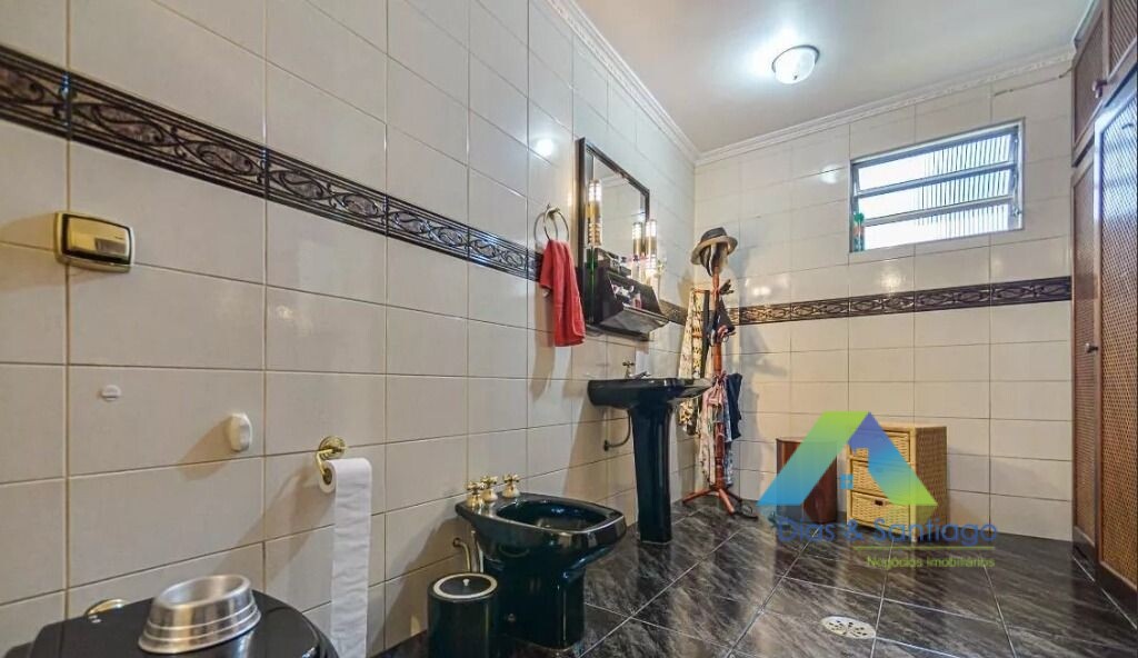 Casa à venda com 3 quartos, 300m² - Foto 42