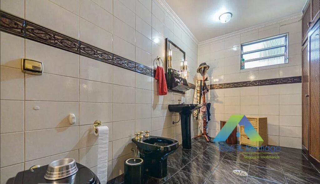 Casa à venda com 3 quartos, 300m² - Foto 41