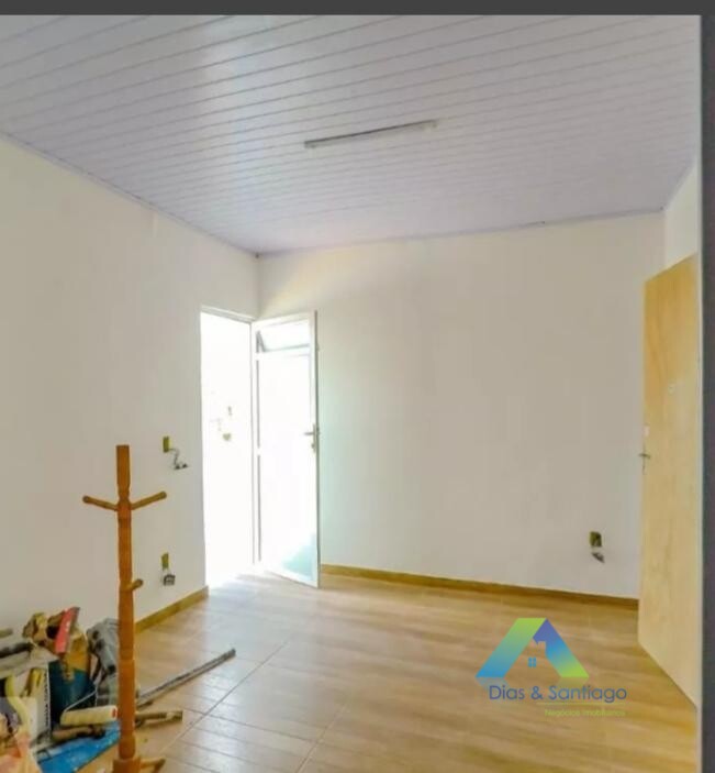 Casa à venda com 2 quartos, 200m² - Foto 3