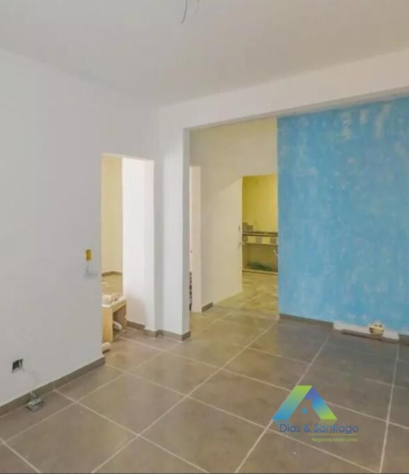 Casa à venda com 2 quartos, 200m² - Foto 4