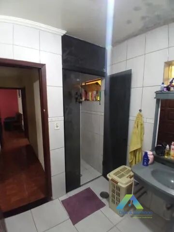 Casa à venda com 2 quartos, 130m² - Foto 4