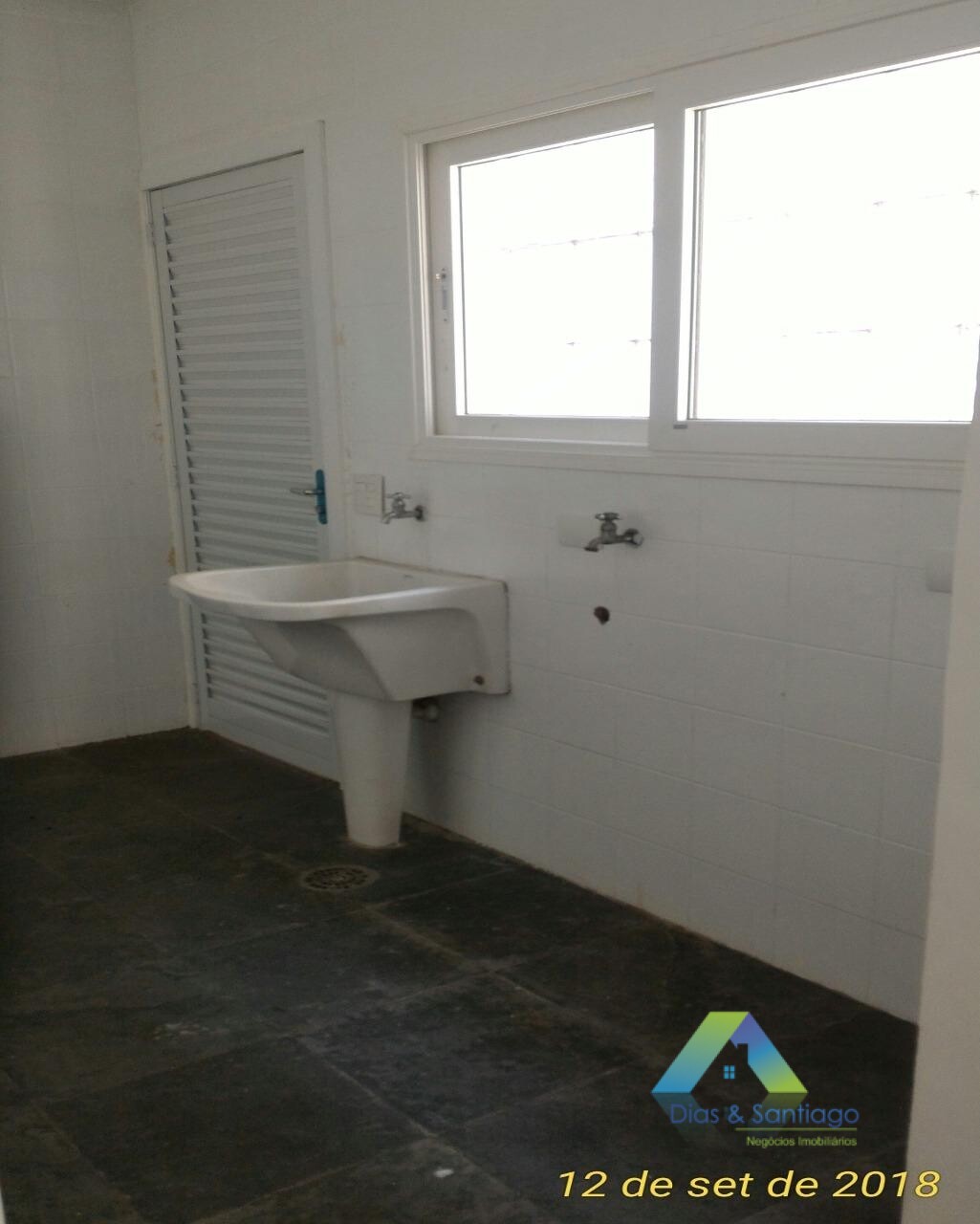 Sobrado à venda com 4 quartos, 350m² - Foto 11