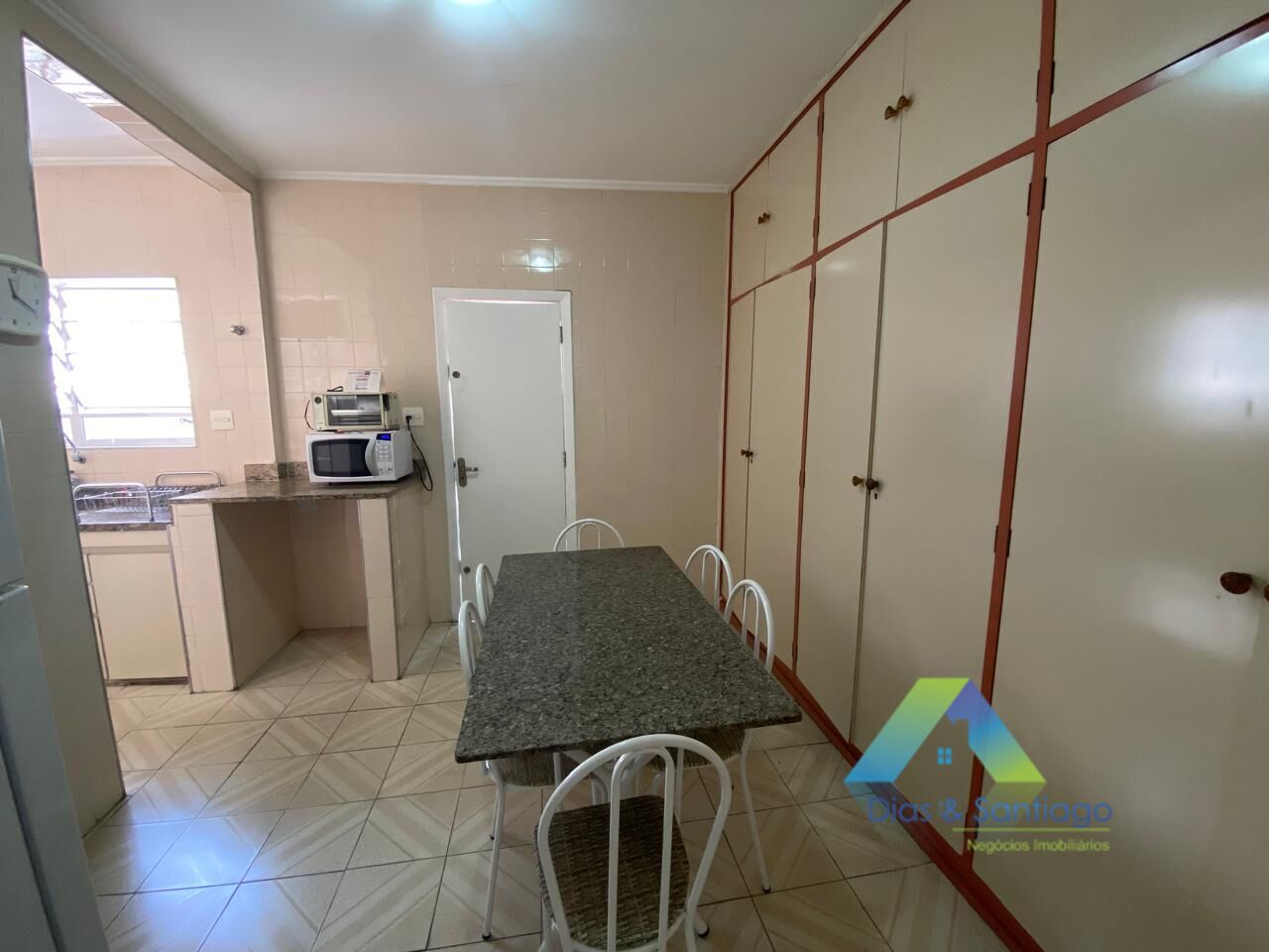 Casa à venda com 3 quartos, 241m² - Foto 5