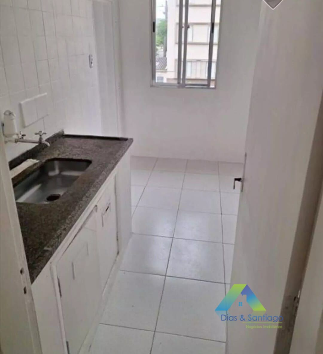 Apartamento à venda com 3 quartos, 74m² - Foto 2