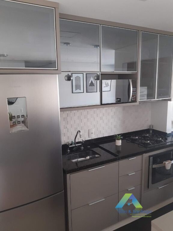 Apartamento à venda com 2 quartos, 64m² - Foto 3