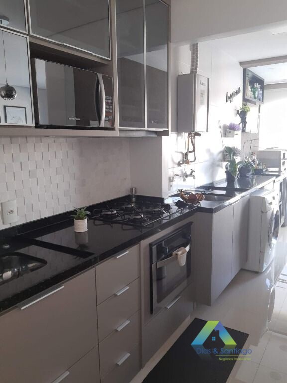 Apartamento à venda com 2 quartos, 64m² - Foto 4