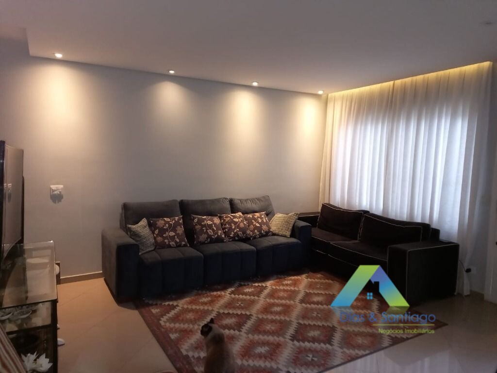 Casa à venda com 3 quartos, 174m² - Foto 1