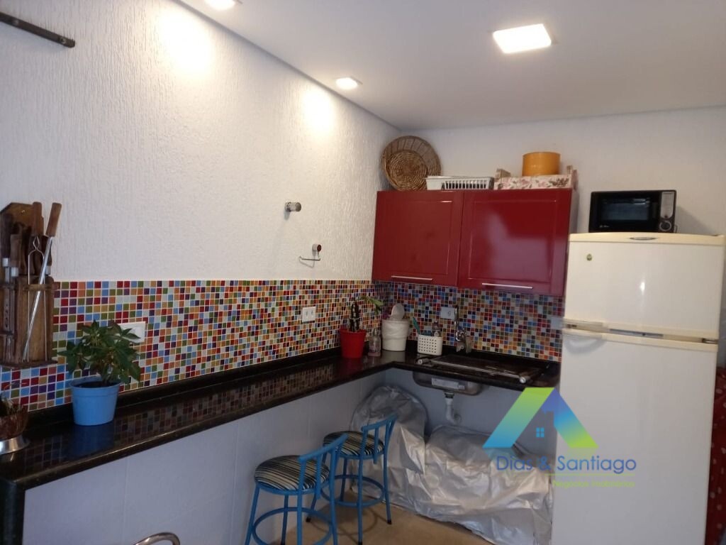 Casa à venda com 3 quartos, 174m² - Foto 4