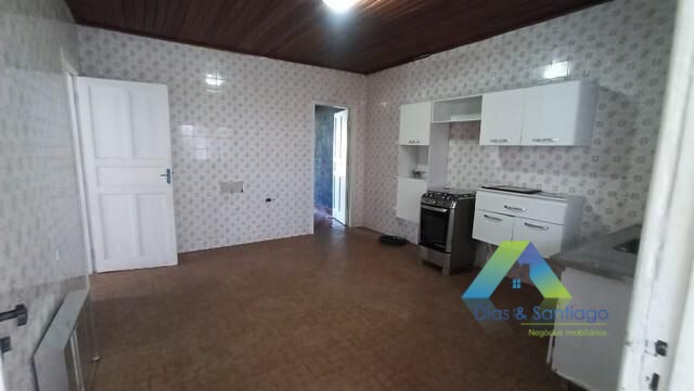 Casa à venda com 4 quartos, 187m² - Foto 2