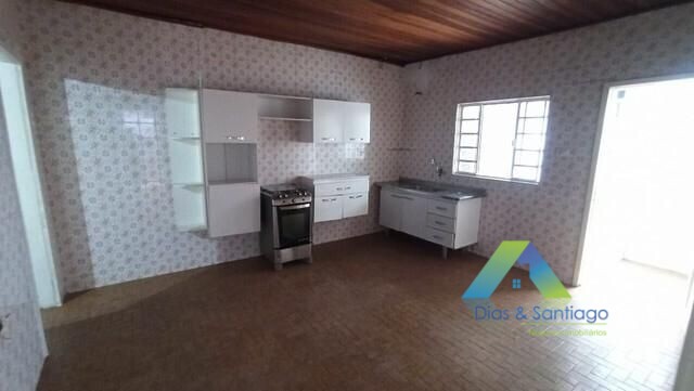 Casa à venda com 4 quartos, 187m² - Foto 1