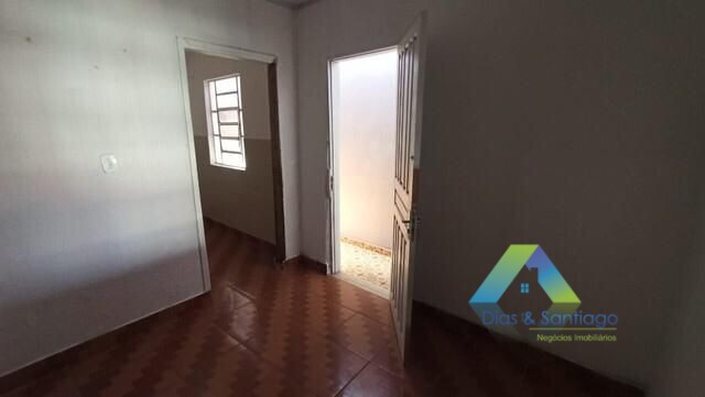 Casa à venda com 4 quartos, 187m² - Foto 4