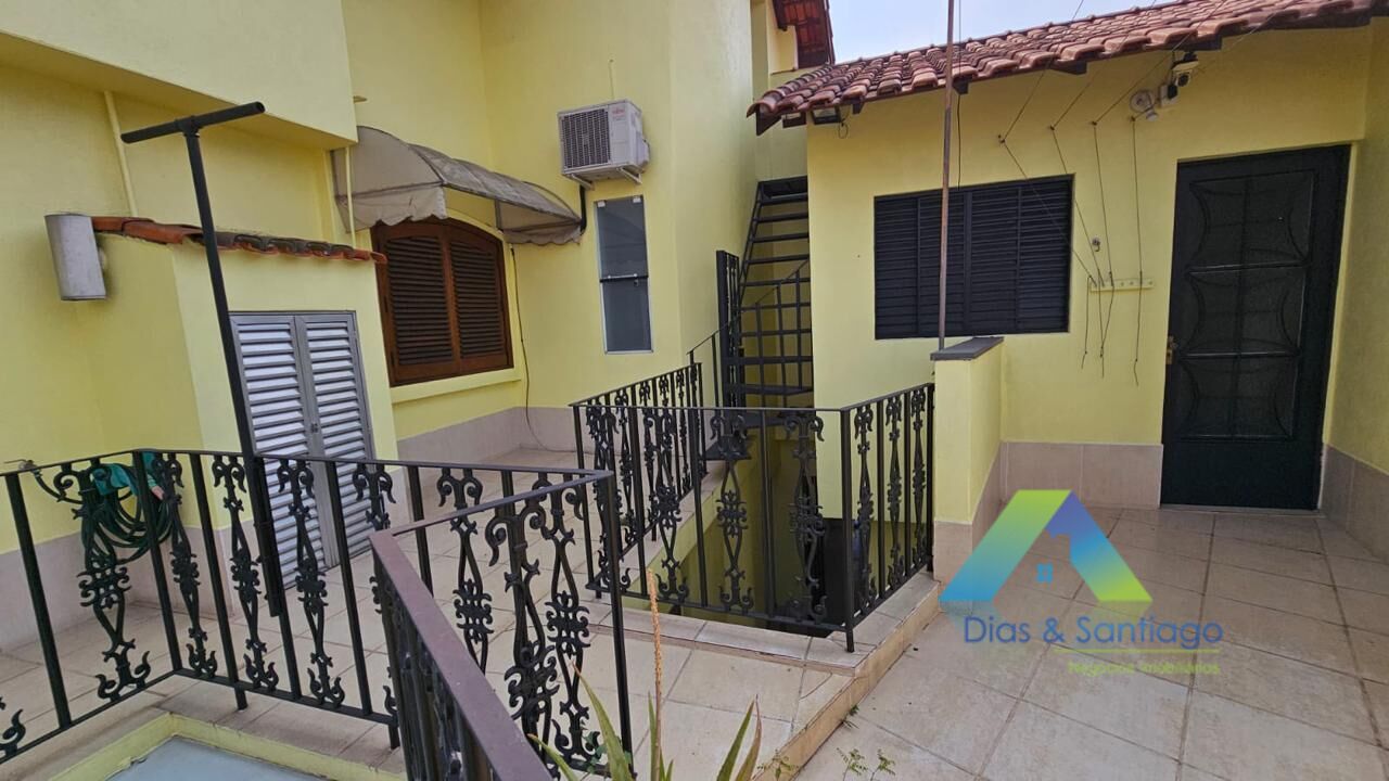 Sobrado à venda com 4 quartos, 270m² - Foto 32