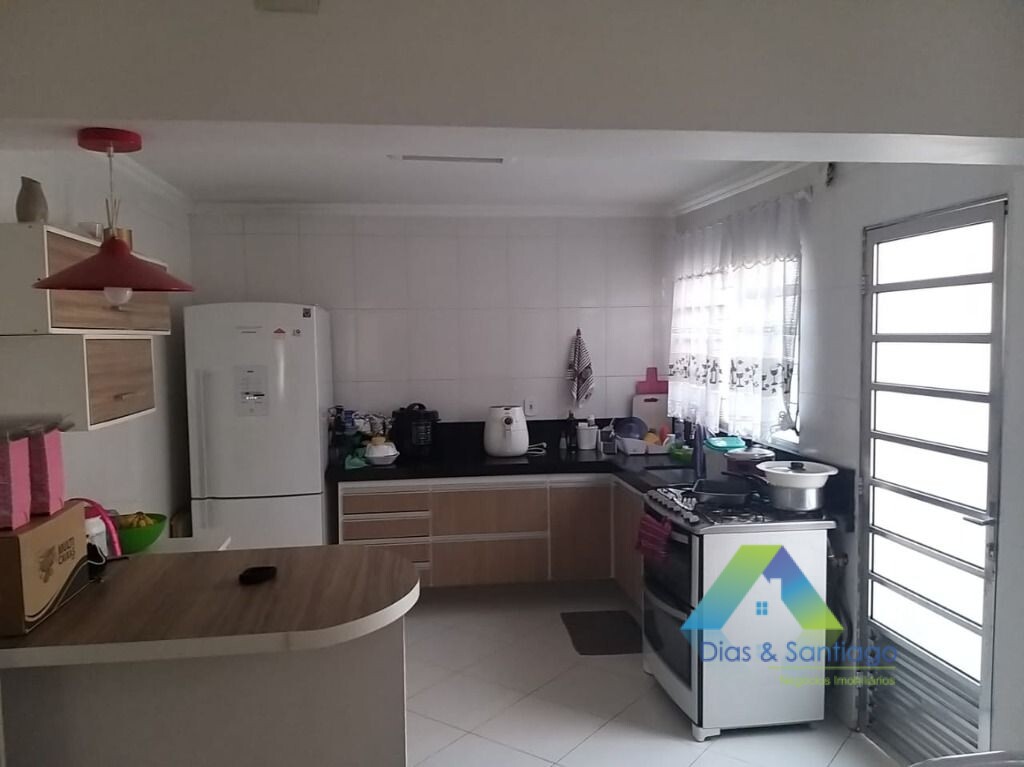 Sobrado à venda com 3 quartos, 110m² - Foto 2