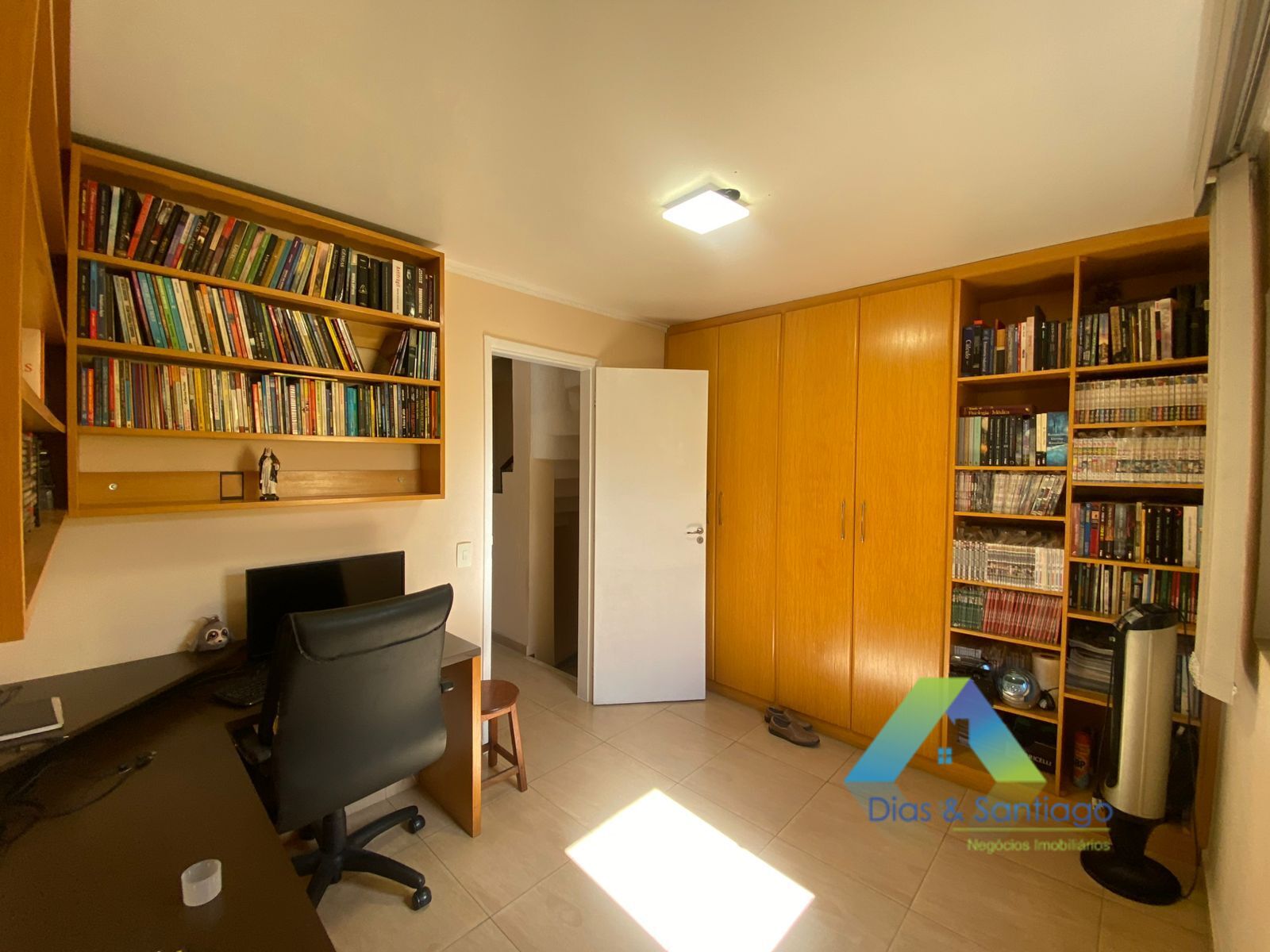 Casa de Condomínio à venda com 4 quartos, 210m² - Foto 19