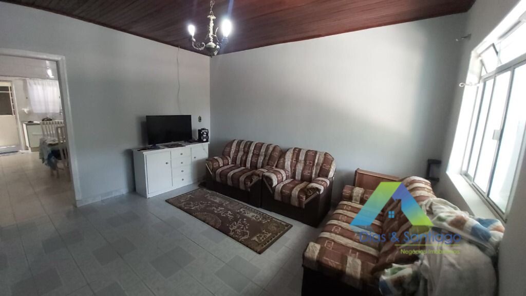 Casa à venda com 3 quartos, 120m² - Foto 1