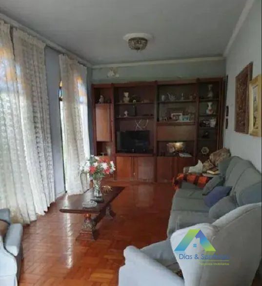 Casa para alugar com 4 quartos, 200m² - Foto 2