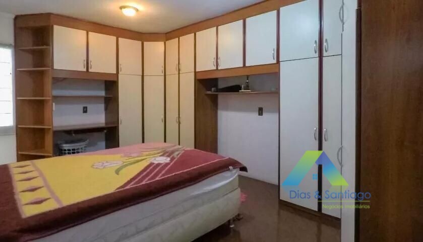 Casa à venda com 4 quartos, 250m² - Foto 15