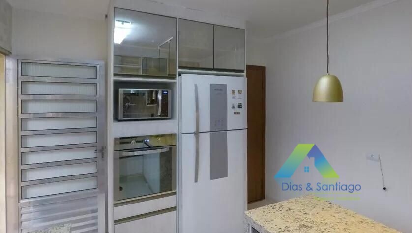 Casa à venda com 4 quartos, 250m² - Foto 4