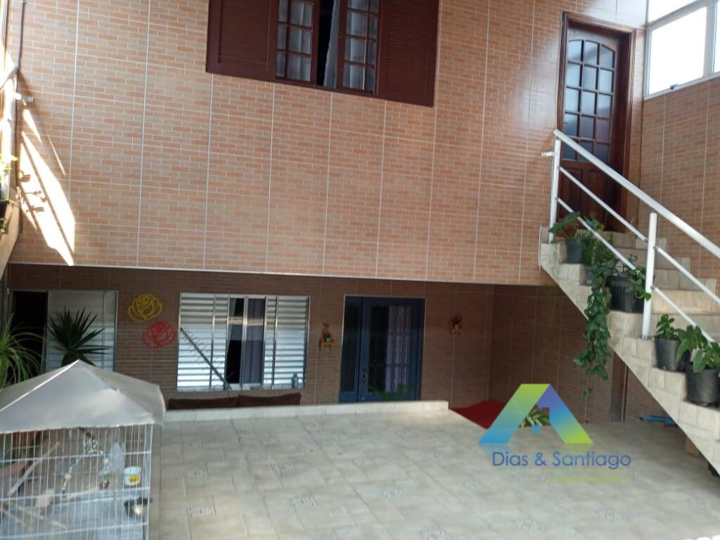 Sobrado à venda com 6 quartos, 190m² - Foto 50