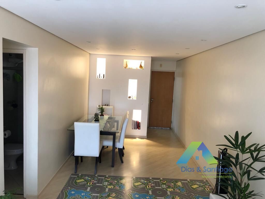 Apartamento à venda com 3 quartos, 73m² - Foto 2