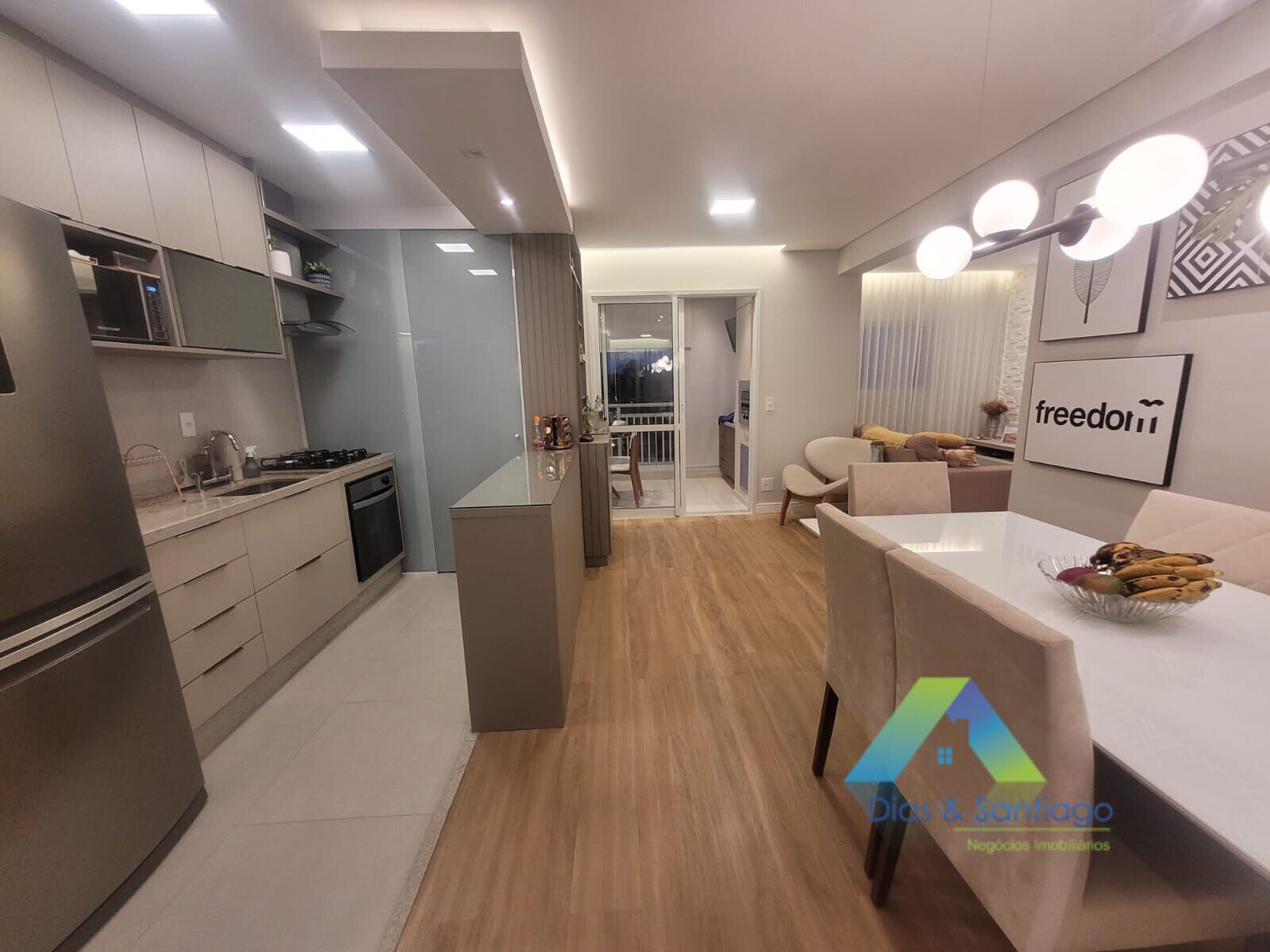 Apartamento à venda com 2 quartos, 75m² - Foto 3