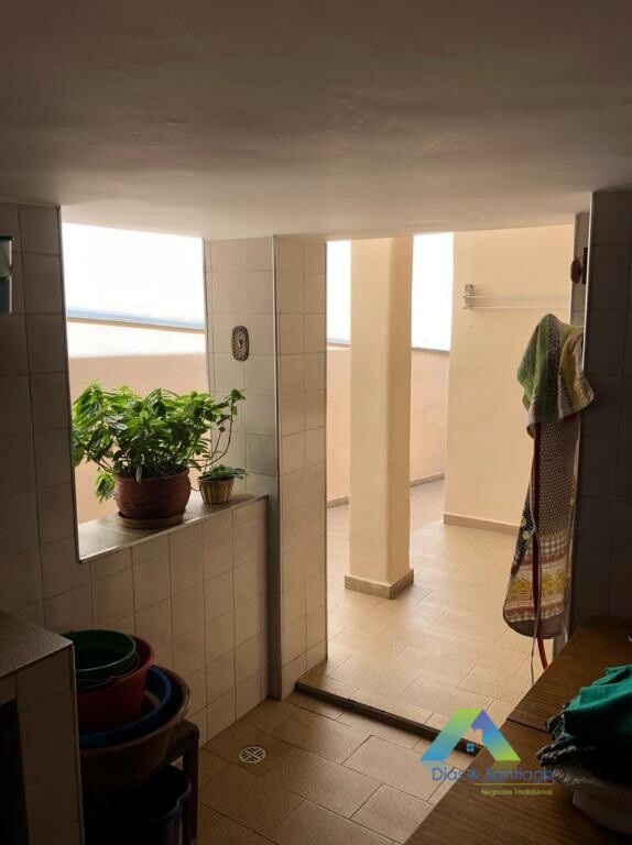 Casa à venda com 2 quartos, 130m² - Foto 2