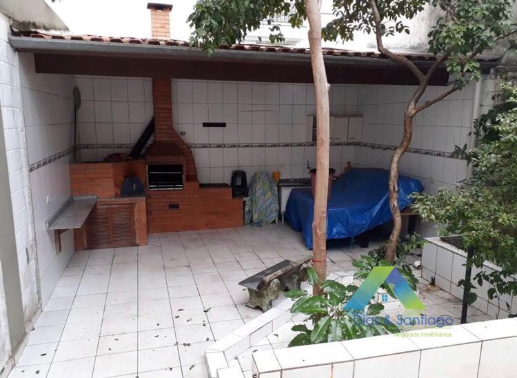 Sobrado à venda com 5 quartos, 270m² - Foto 1