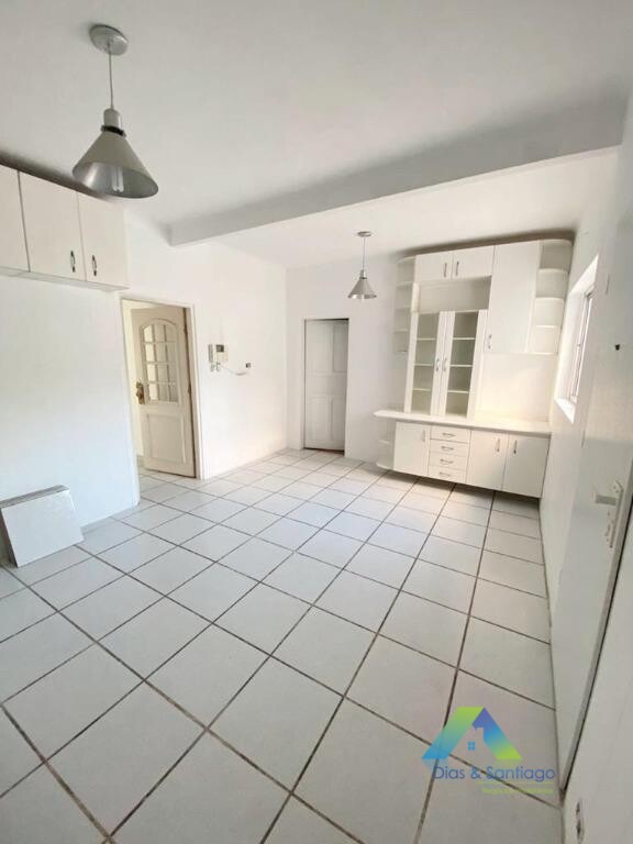 Sobrado à venda com 4 quartos, 388m² - Foto 2