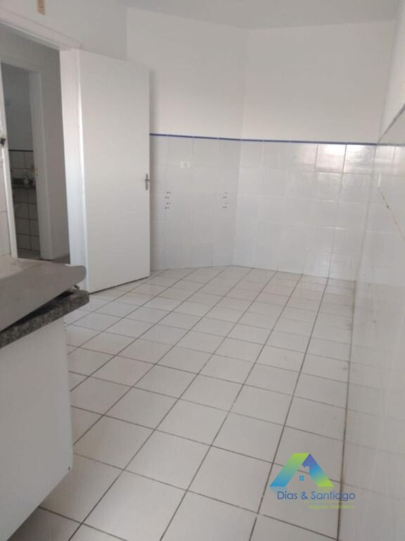 Apartamento à venda com 2 quartos, 79m² - Foto 3