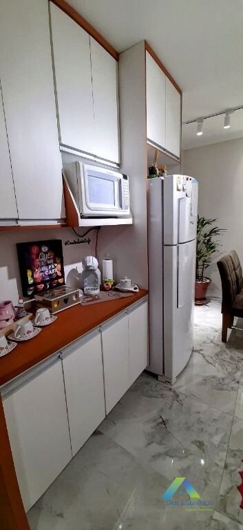 Apartamento à venda com 2 quartos, 70m² - Foto 4