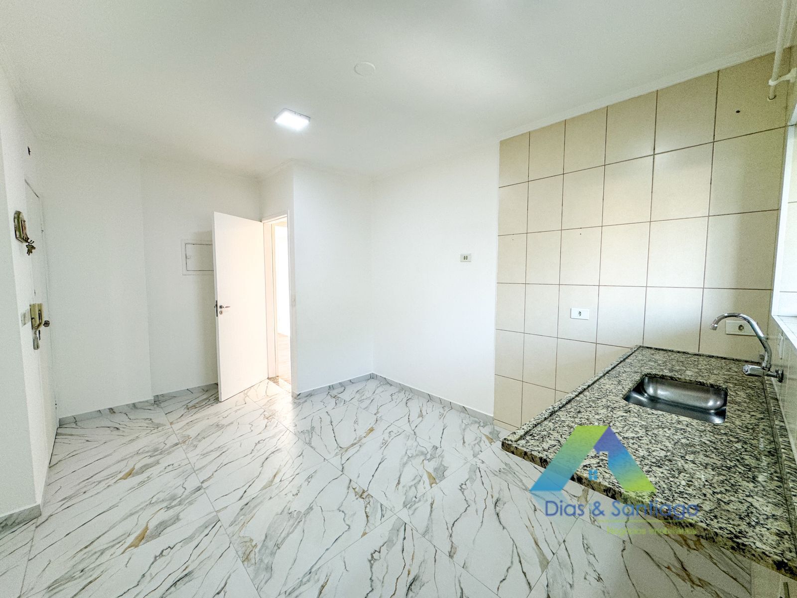 Apartamento à venda com 3 quartos, 94m² - Foto 3