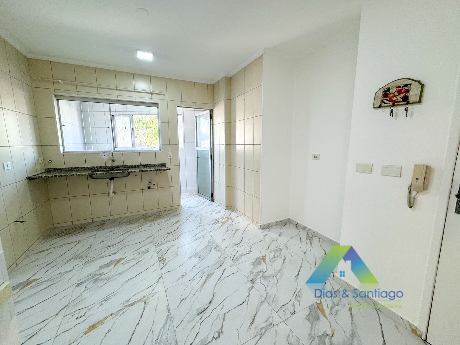 Apartamento à venda com 3 quartos, 94m² - Foto 2