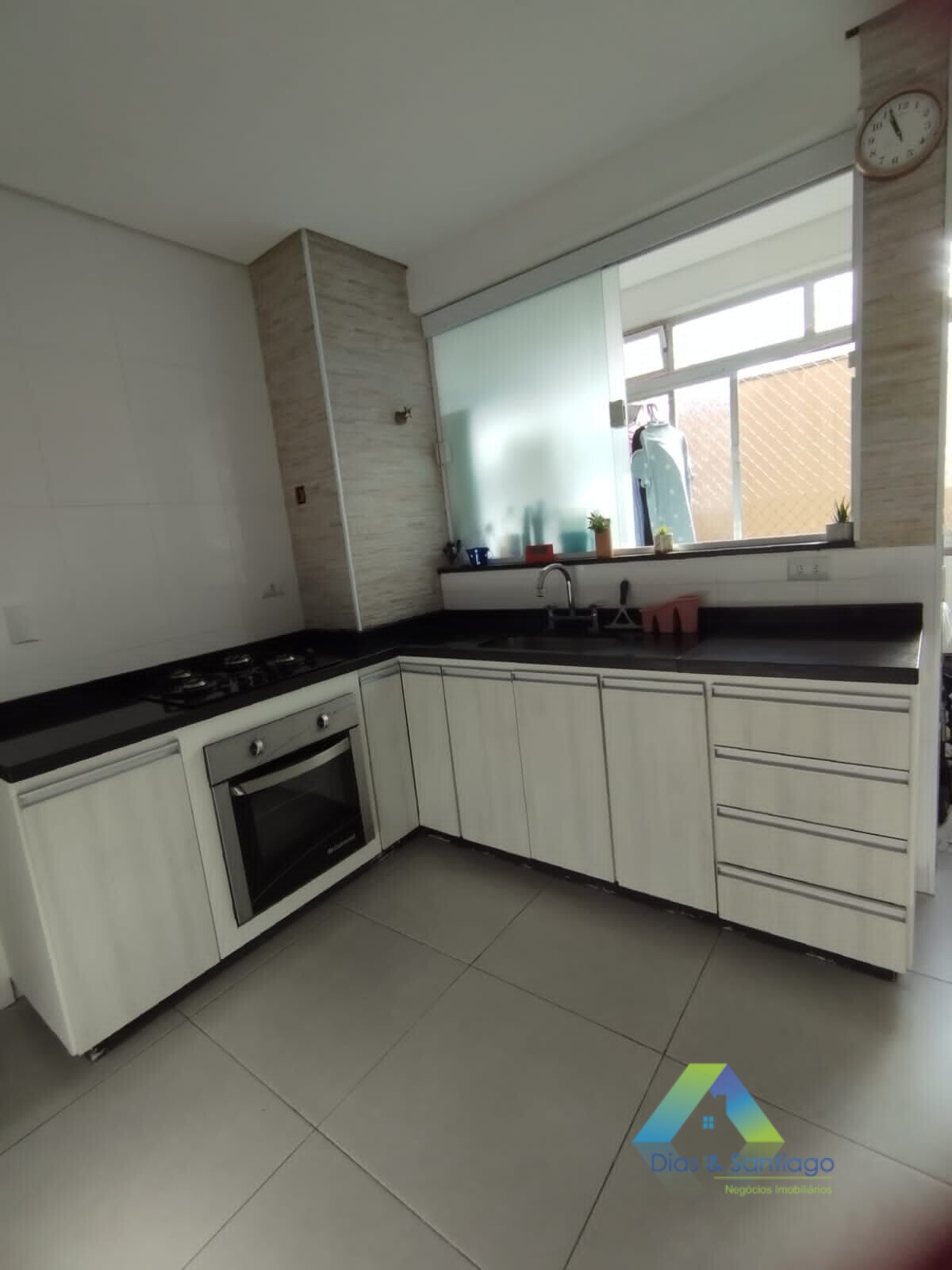 Apartamento à venda com 2 quartos, 67m² - Foto 3