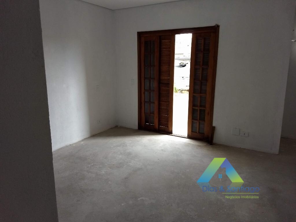 Sobrado à venda com 3 quartos, 300m² - Foto 12