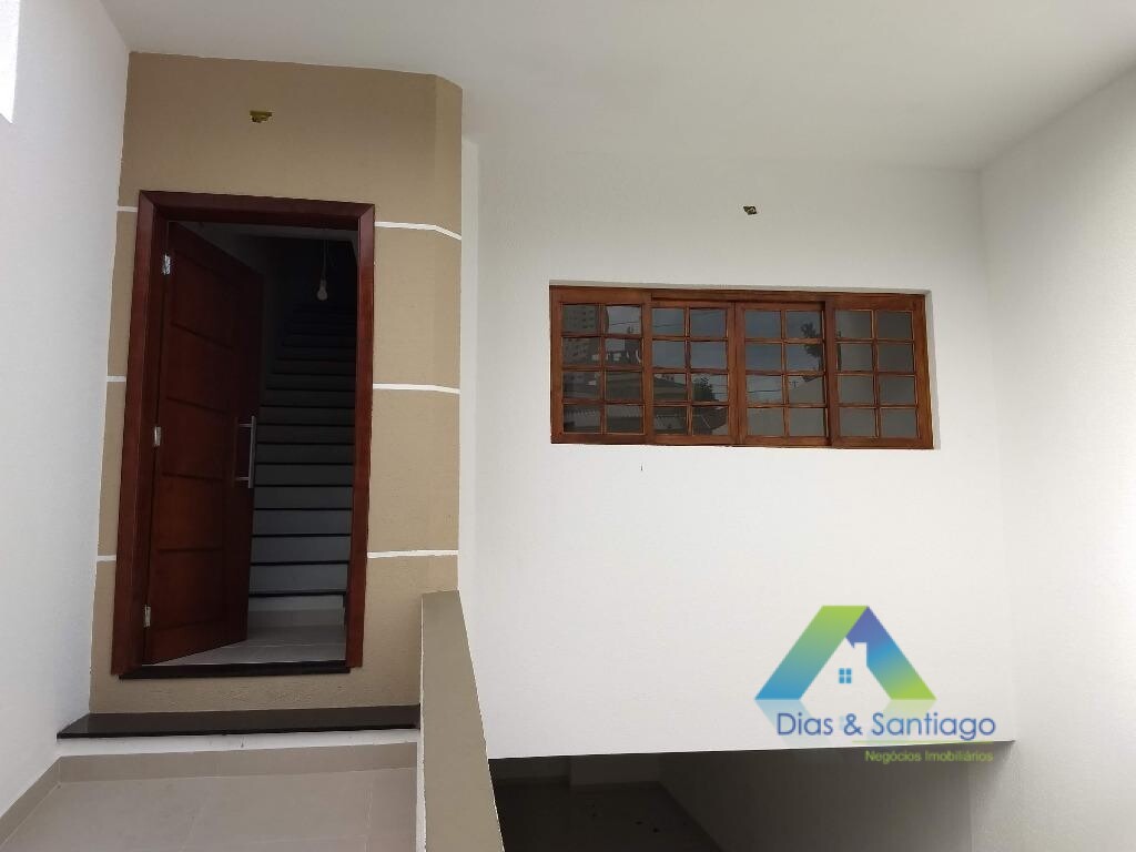 Sobrado à venda com 3 quartos, 300m² - Foto 1