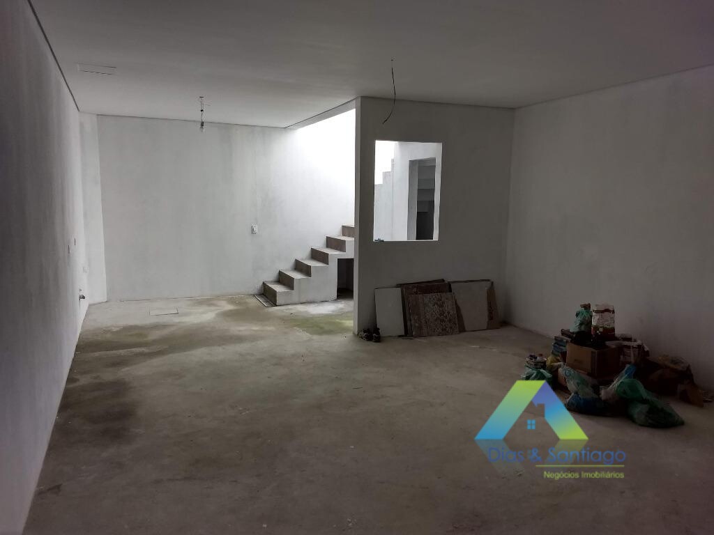 Sobrado à venda com 3 quartos, 300m² - Foto 4