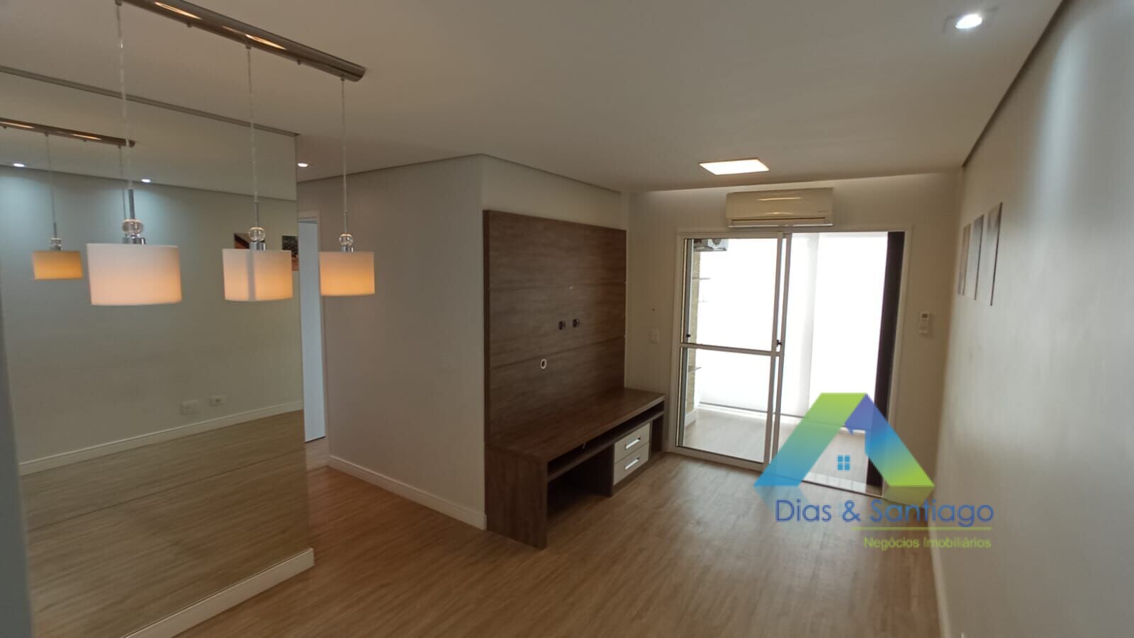 Apartamento à venda com 2 quartos, 63m² - Foto 1